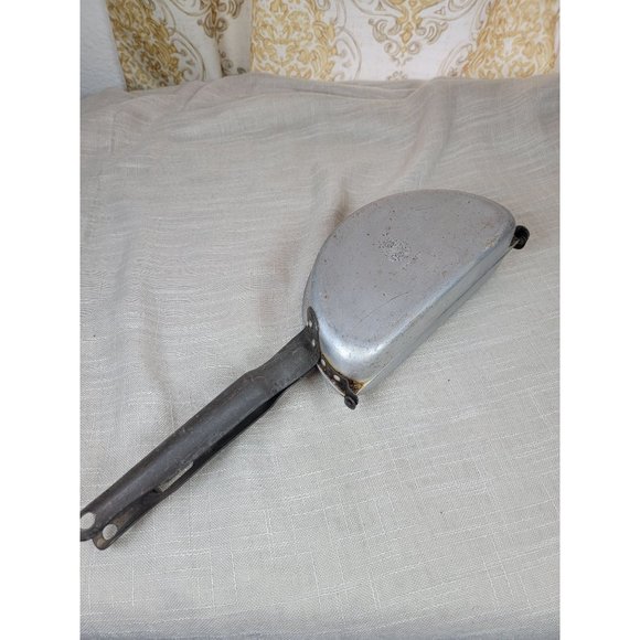 Vintage Whereever brand Aluminum Omelet‎ Maker - Picture 1 of 4